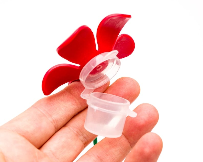 🐦 Hat Clip Hummingbird Feeder